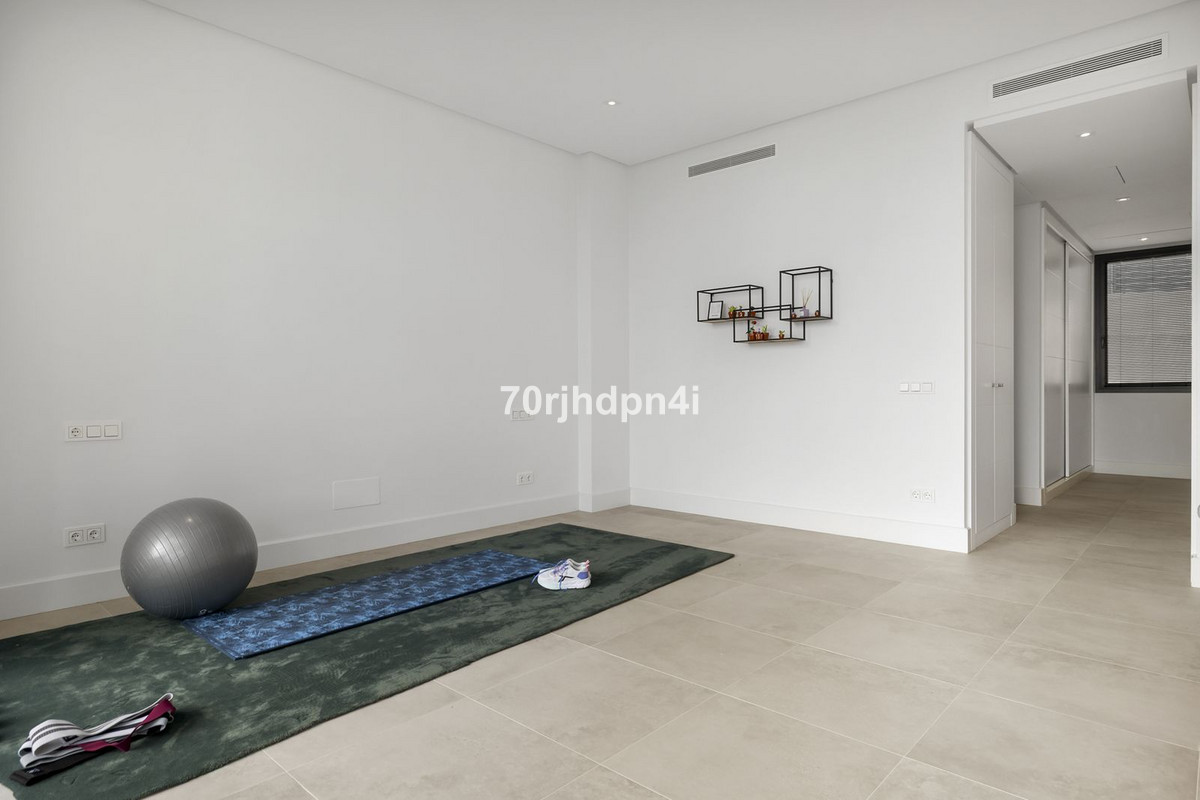 Se vende Villa - Chalet de 5 dormitorios en Costa Del Sol, Málaga, España
