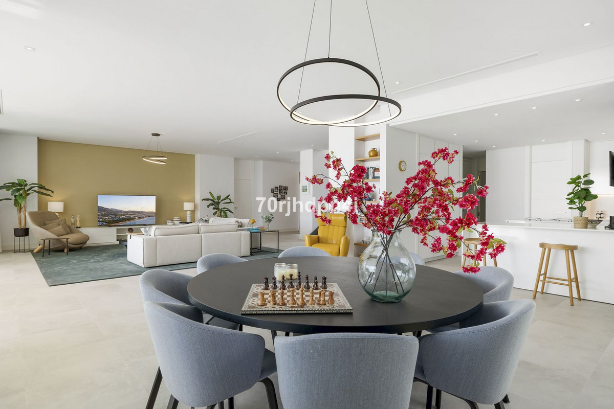Se vende Villa - Chalet de 5 dormitorios en Costa Del Sol, Málaga, España