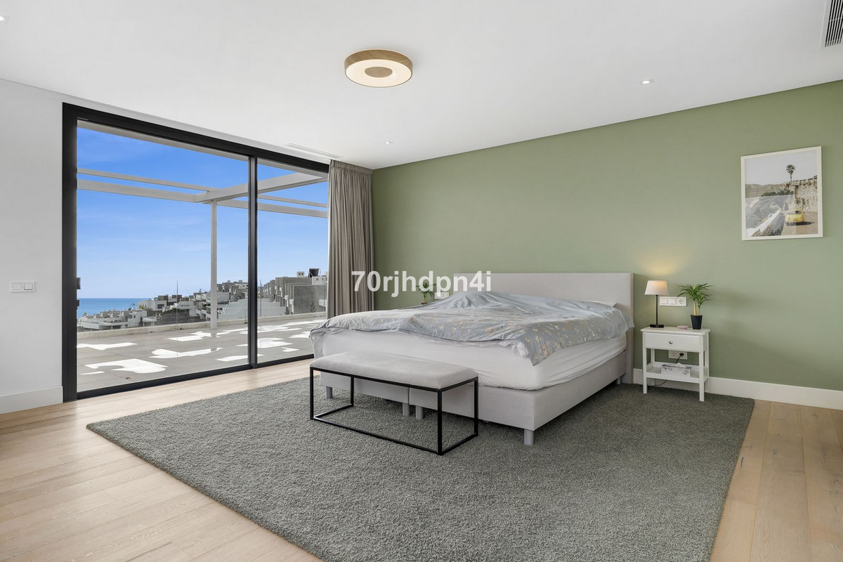 Se vende Villa - Chalet de 5 dormitorios en Costa Del Sol, Málaga, España