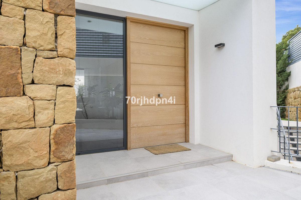 Se vende Villa - Chalet de 5 dormitorios en Costa Del Sol, Málaga, España