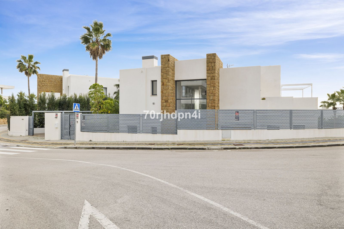 Se vende Villa - Chalet de 5 dormitorios en Costa Del Sol, Málaga, España