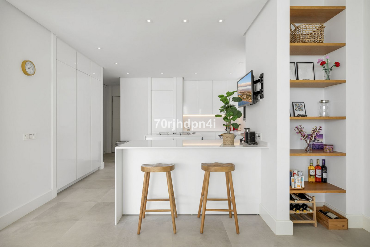 Se vende Villa - Chalet de 5 dormitorios en Costa Del Sol, Málaga, España