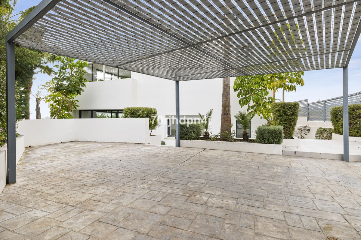 Se vende Villa - Chalet de 5 dormitorios en Costa Del Sol, Málaga, España