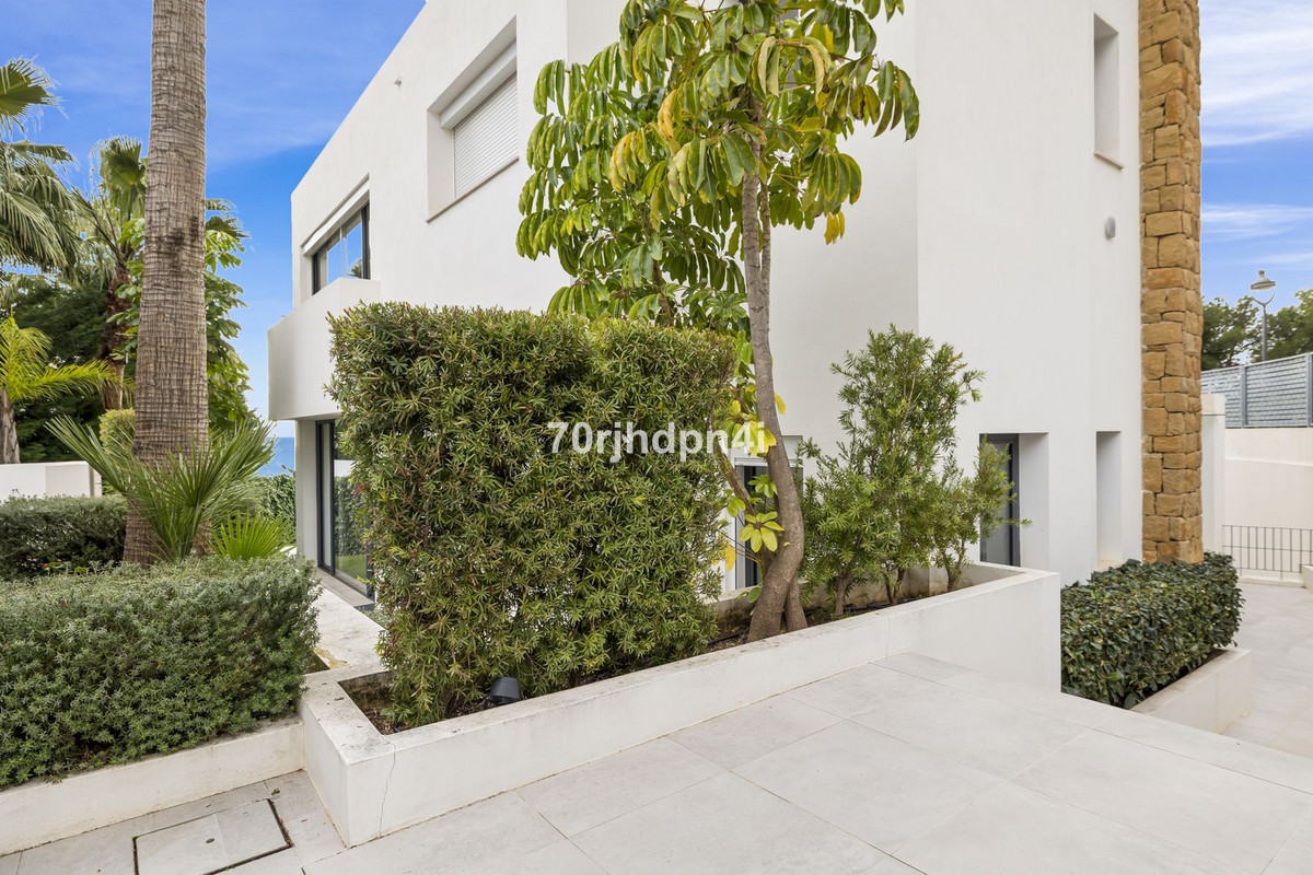 Se vende Villa - Chalet de 5 dormitorios en Costa Del Sol, Málaga, España