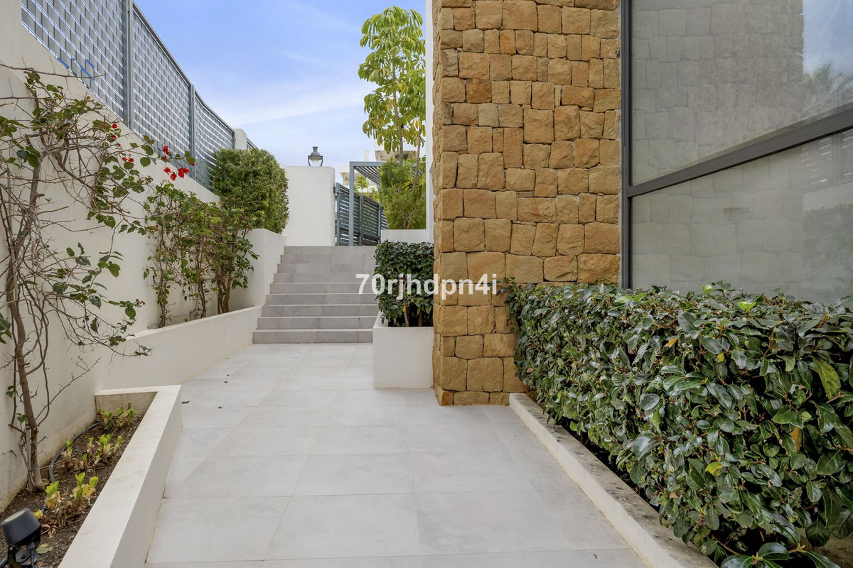 Se vende Villa - Chalet de 5 dormitorios en Costa Del Sol, Málaga, España
