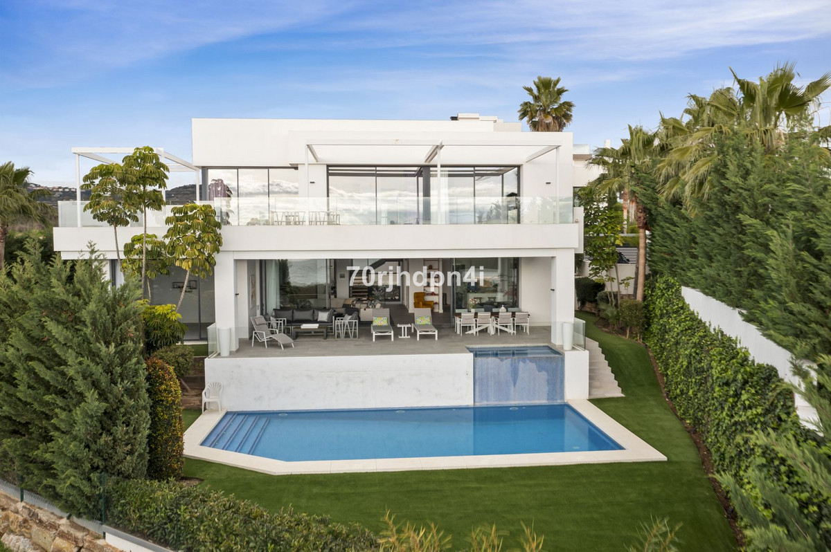 Se vende Villa - Chalet de 5 dormitorios en Costa Del Sol, Málaga, España