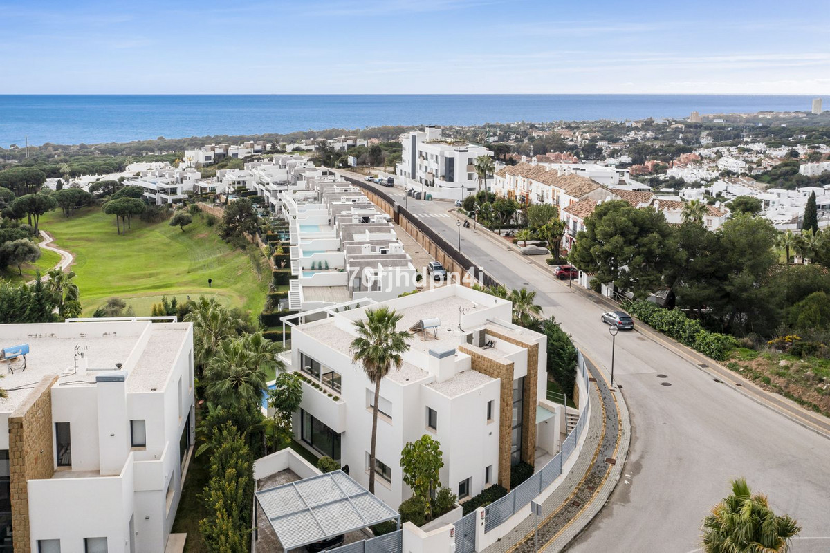 Se vende Villa - Chalet de 5 dormitorios en Costa Del Sol, Málaga, España