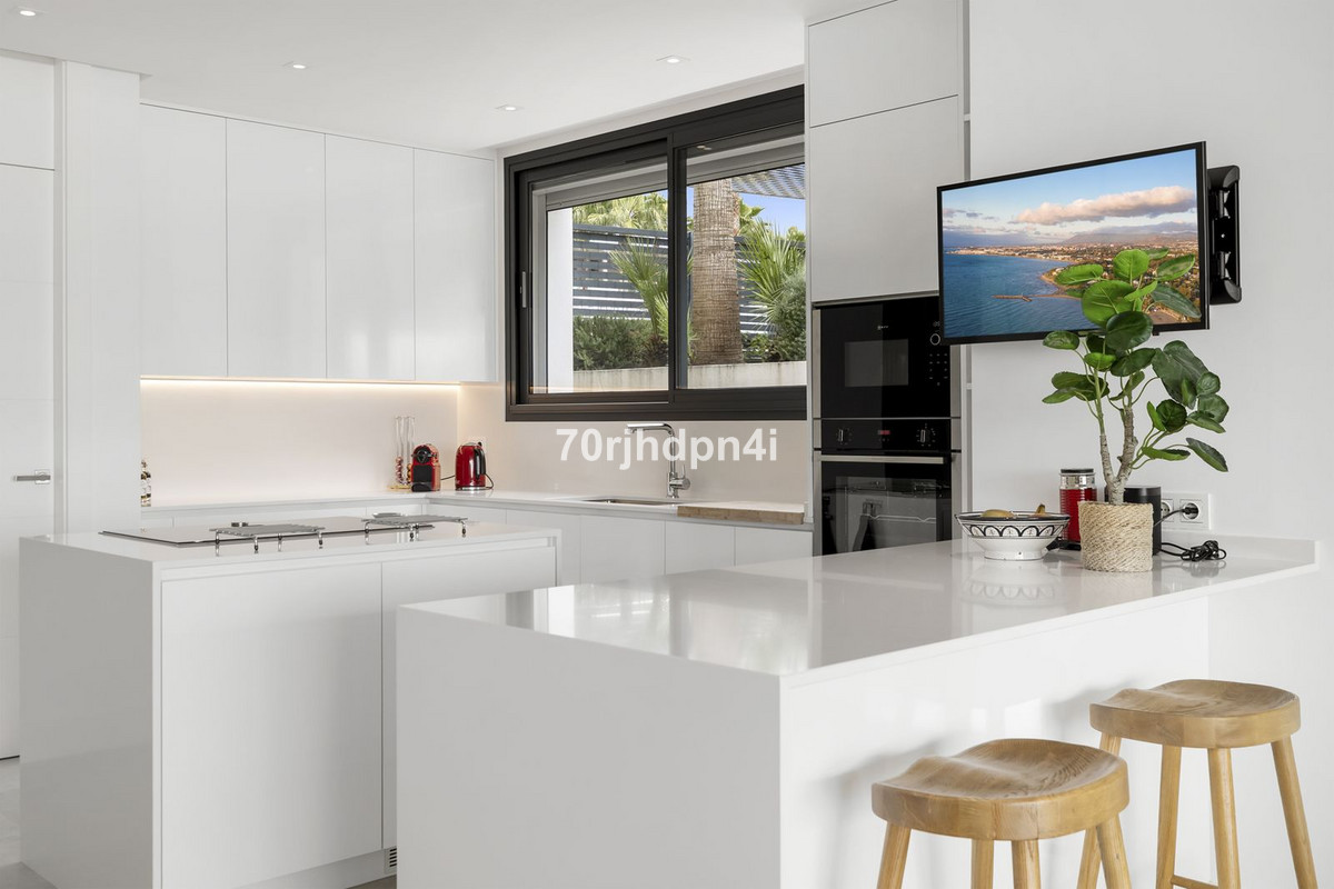 Se vende Villa - Chalet de 5 dormitorios en Costa Del Sol, Málaga, España