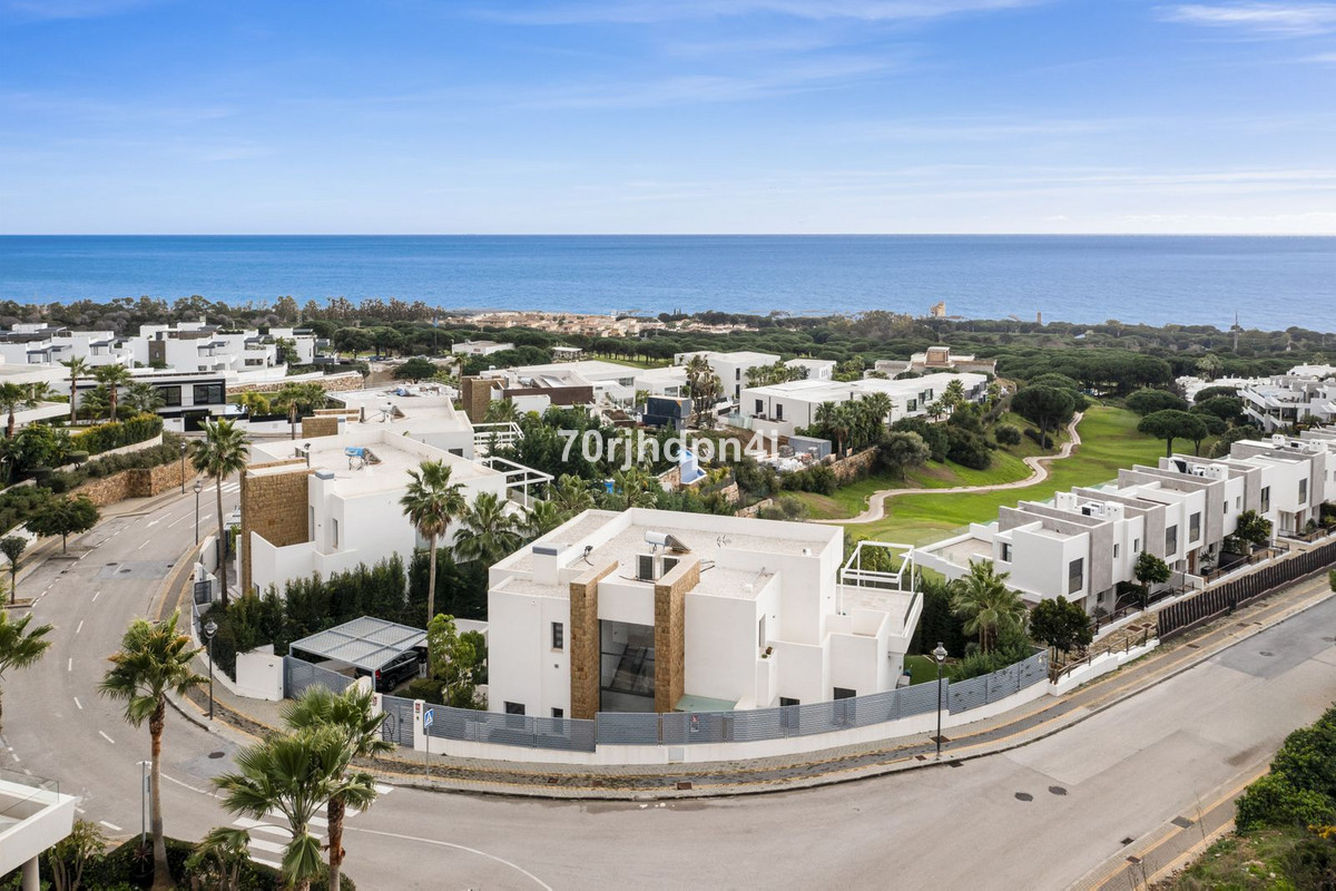 Se vende Villa - Chalet de 5 dormitorios en Costa Del Sol, Málaga, España