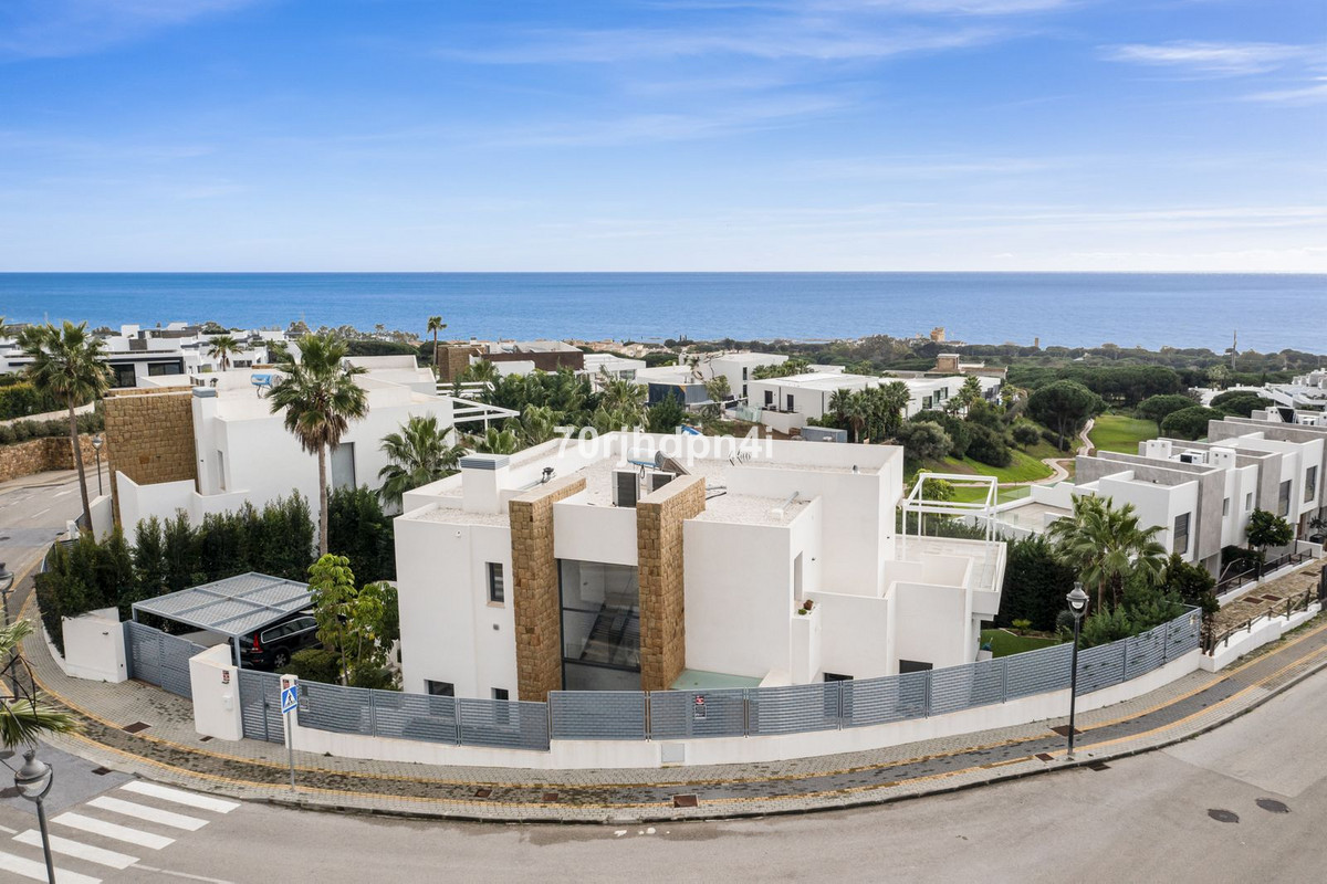 Se vende Villa - Chalet de 5 dormitorios en Costa Del Sol, Málaga, España
