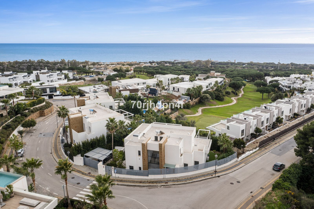 Se vende Villa - Chalet de 5 dormitorios en Costa Del Sol, Málaga, España
