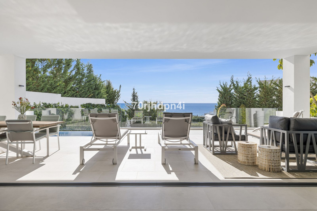 Se vende Villa - Chalet de 5 dormitorios en Costa Del Sol, Málaga, España
