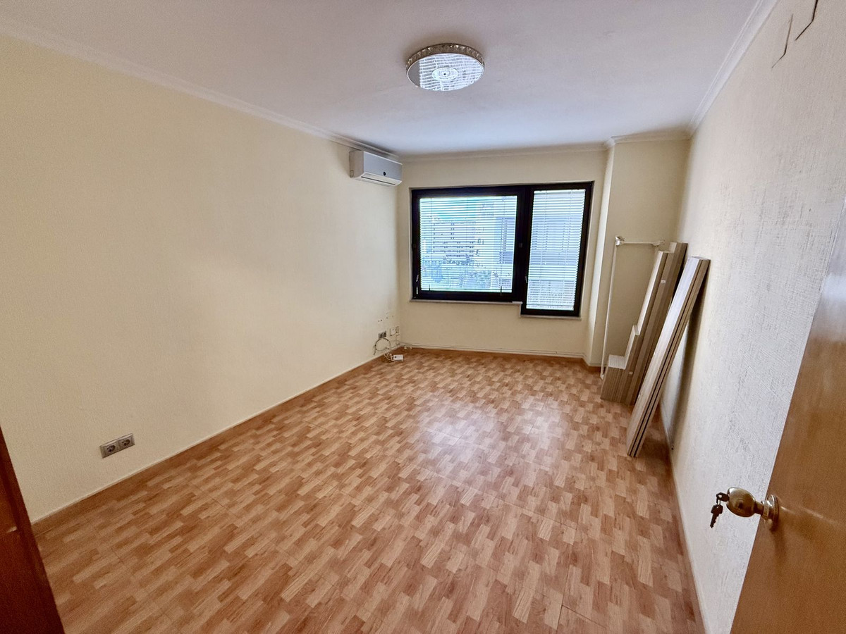 3 Bed Commercial unit for sale in Marbella Costa Del Sol, Málaga, Spain