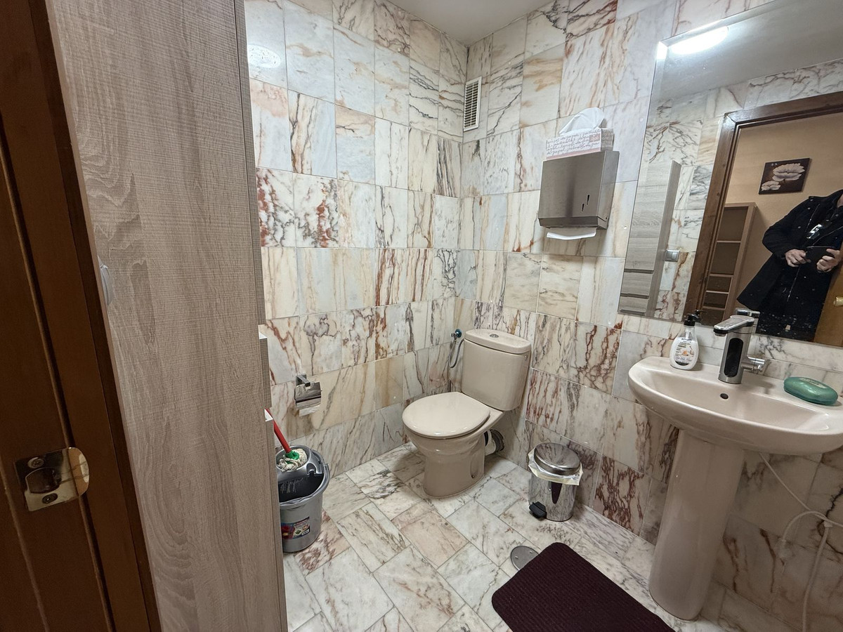 3 Bed Commercial unit for sale in Marbella Costa Del Sol, Málaga, Spain