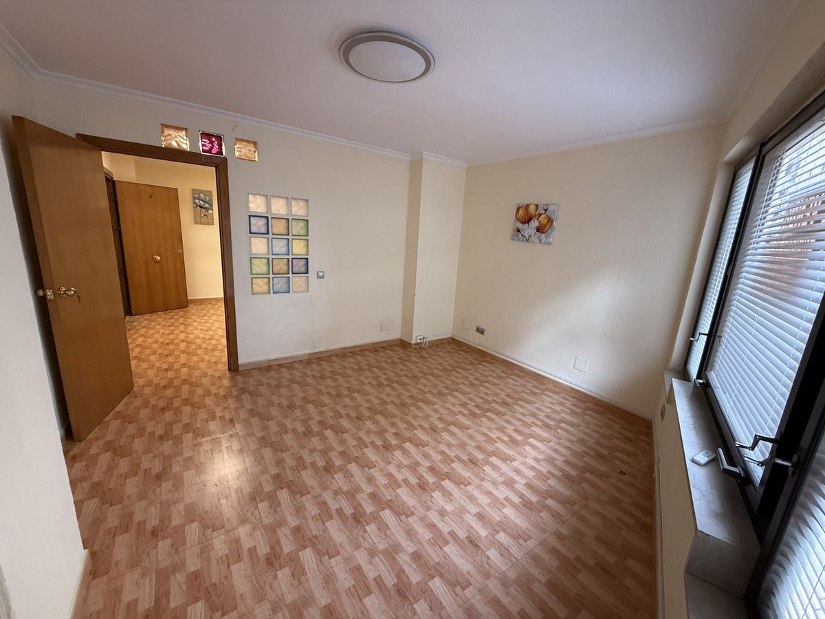 3 Bed Commercial unit for sale in Marbella Costa Del Sol, Málaga, Spain