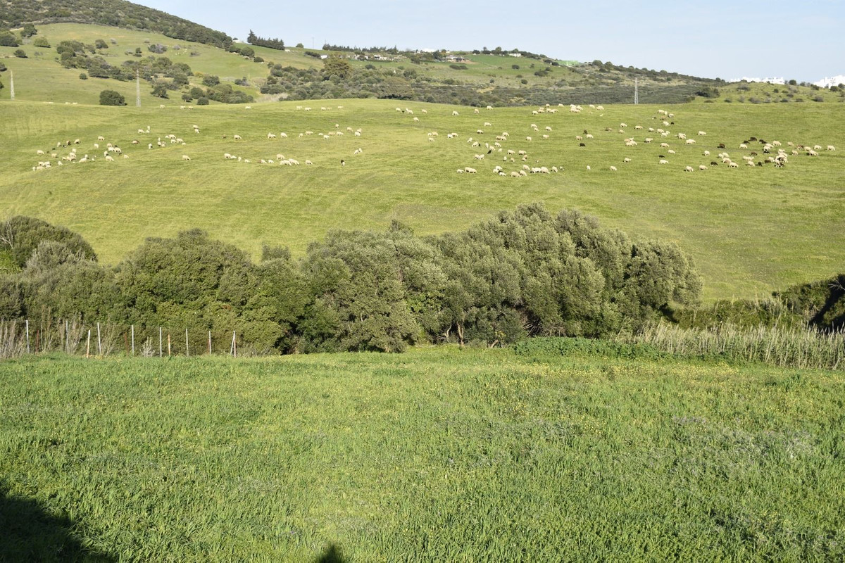 Se vende Finca - Cortijo de 2 dormitorios en Costa Del Sol, Málaga, España
