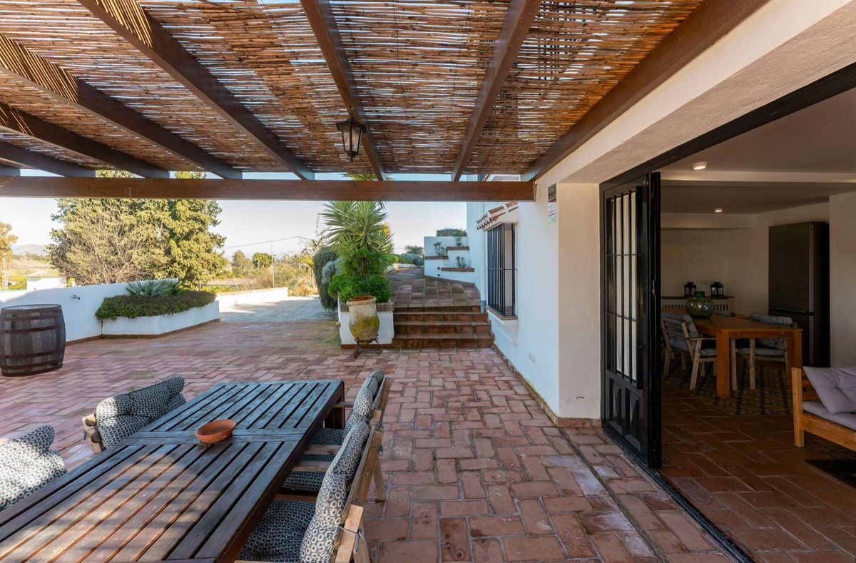 4 Bed Townhouse for sale in Alhaurín El Grande Costa Del Sol, Málaga, Spain