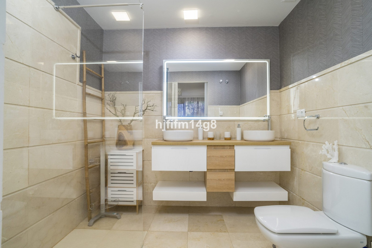 Se vende Apartamento Planta Baja de 2 dormitorios en Costa Del Sol, Málaga, España