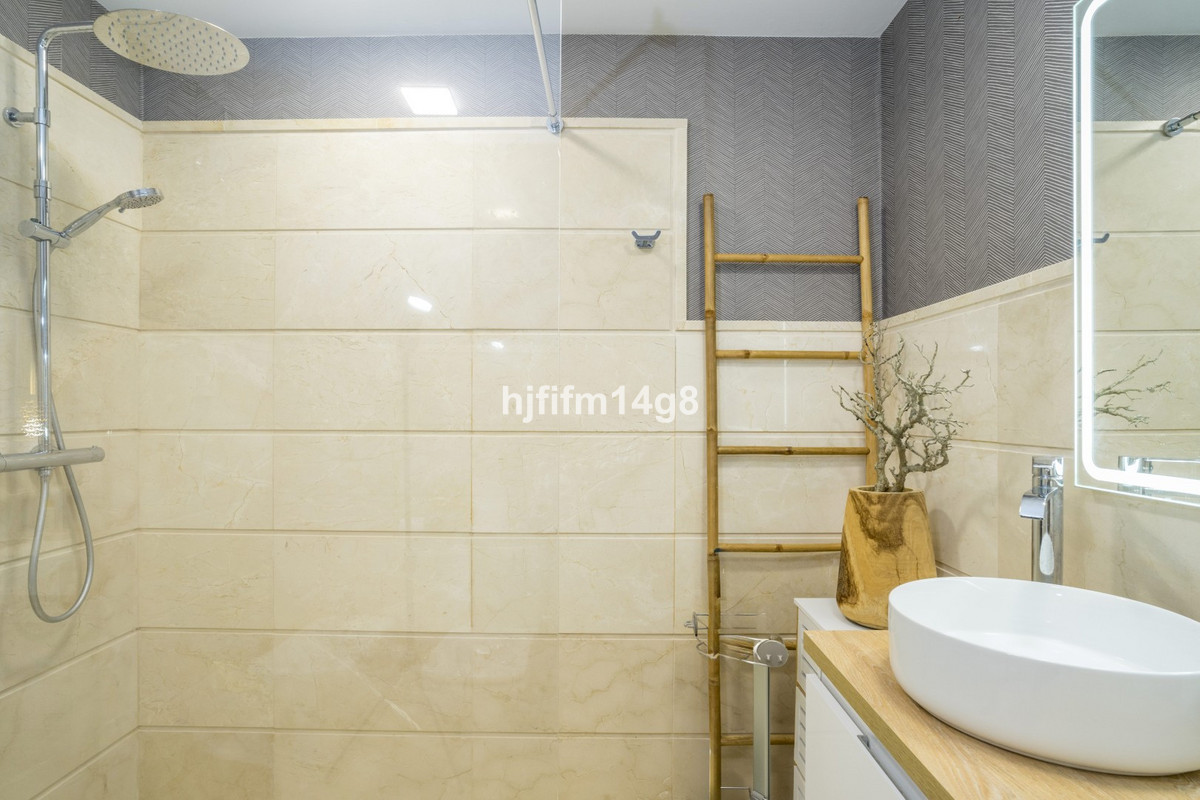 Se vende Apartamento Planta Baja de 2 dormitorios en Costa Del Sol, Málaga, España