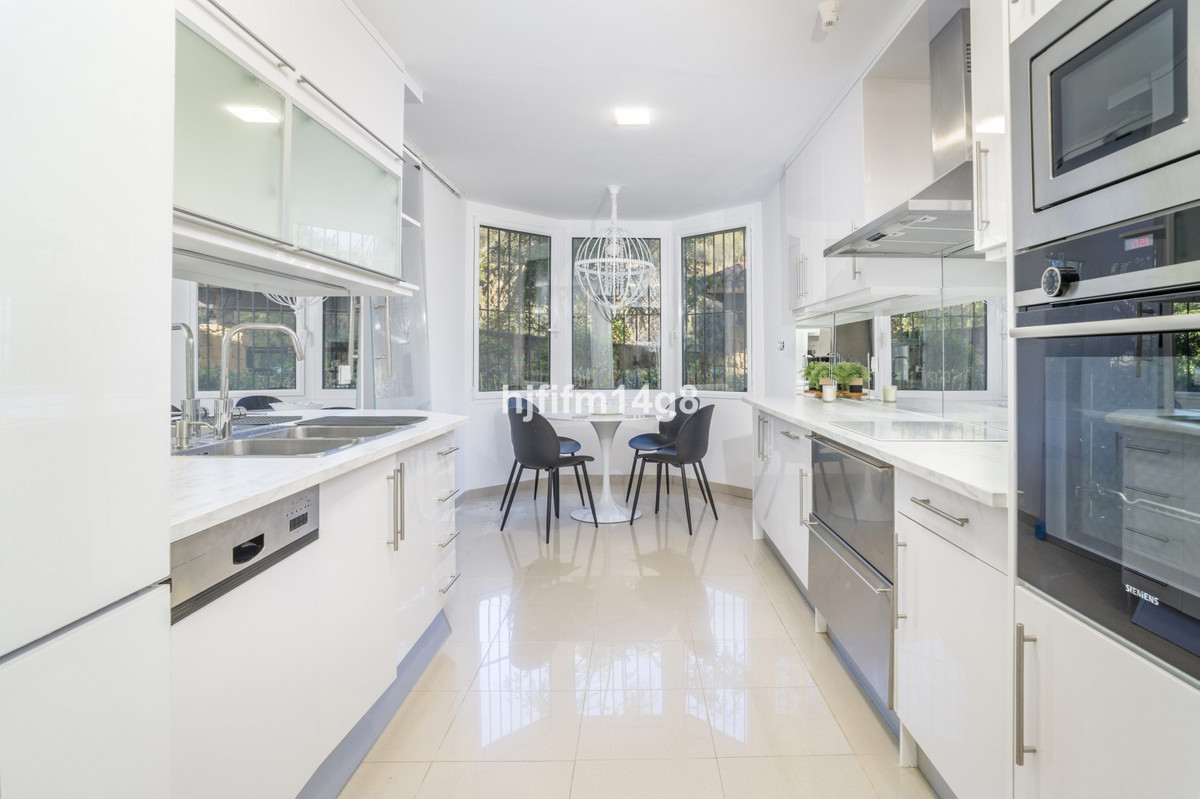 Se vende Apartamento Planta Baja de 2 dormitorios en Costa Del Sol, Málaga, España