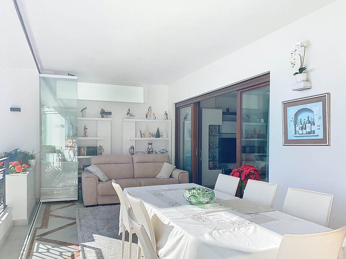 Se vende Apartamento Planta Media de 2 dormitorios en Costa Del Sol, Málaga, España