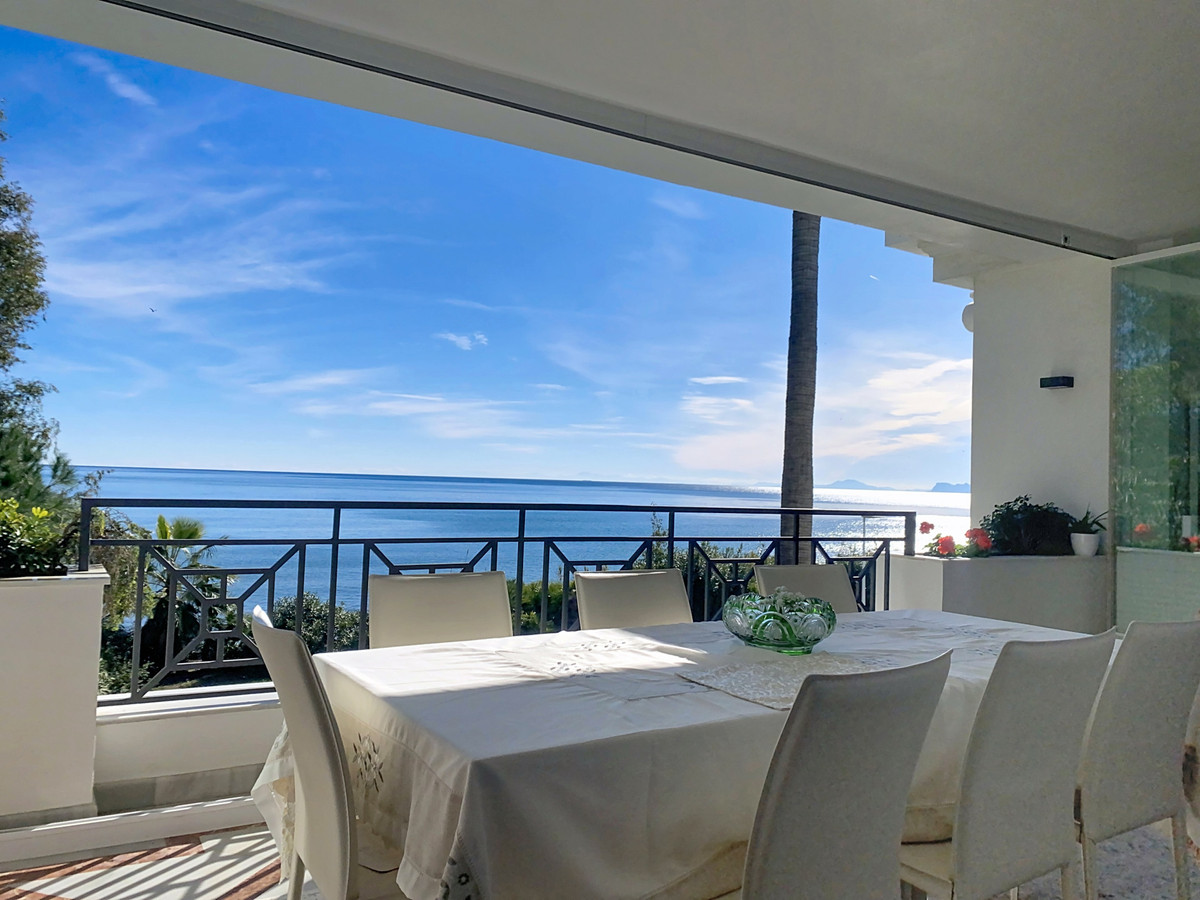 Se vende Apartamento Planta Media de 2 dormitorios en Costa Del Sol, Málaga, España