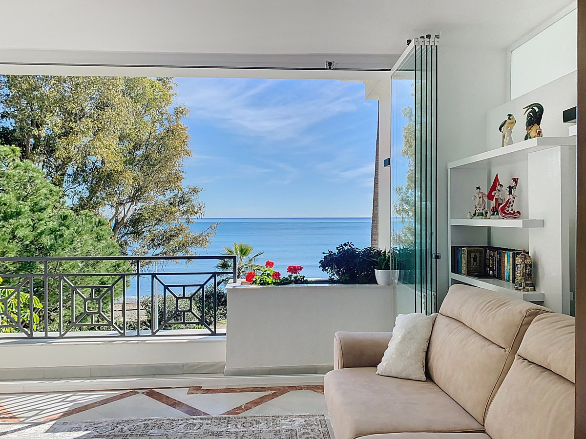 Se vende Apartamento Planta Media de 2 dormitorios en Costa Del Sol, Málaga, España