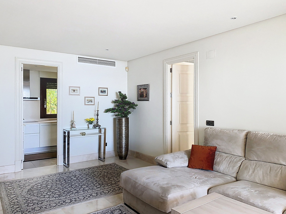 Se vende Apartamento Planta Media de 2 dormitorios en Costa Del Sol, Málaga, España