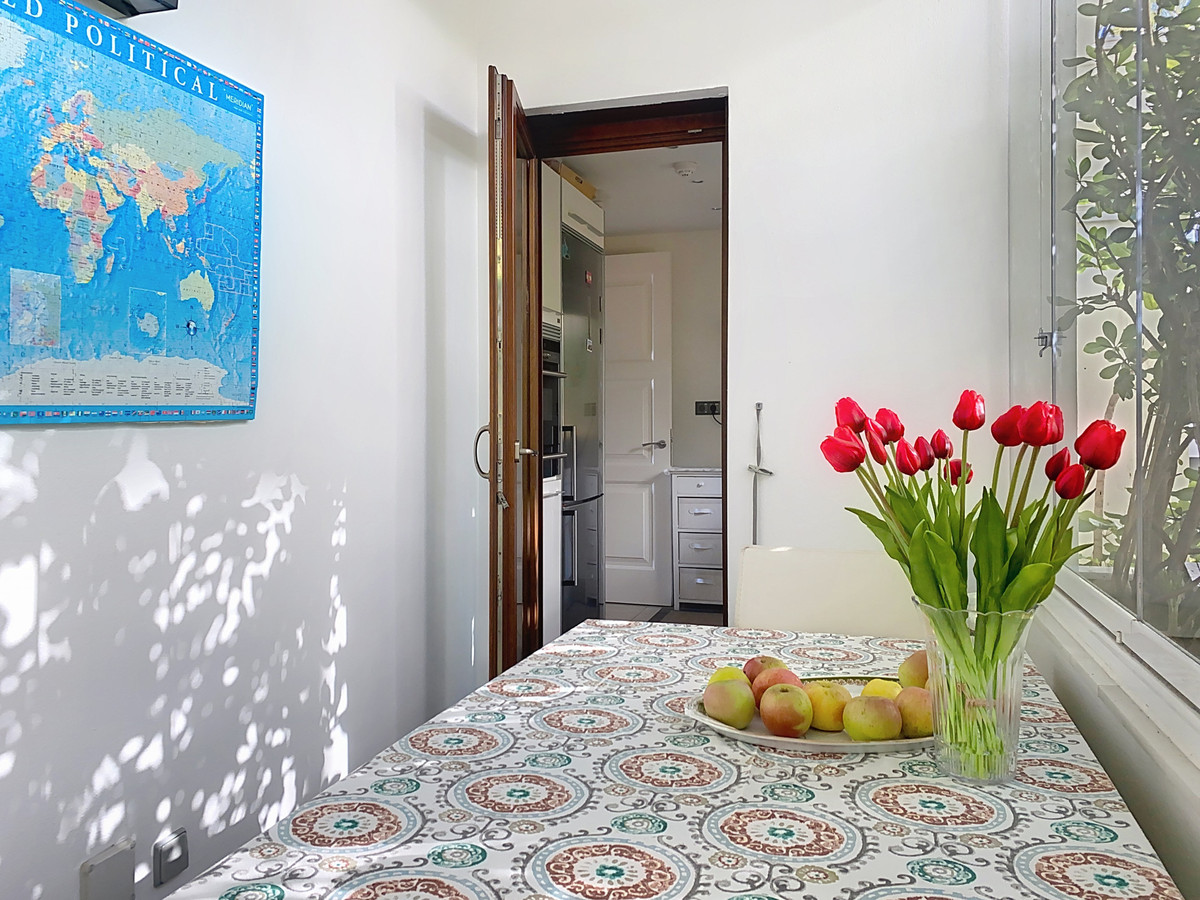 Se vende Apartamento Planta Media de 2 dormitorios en Costa Del Sol, Málaga, España