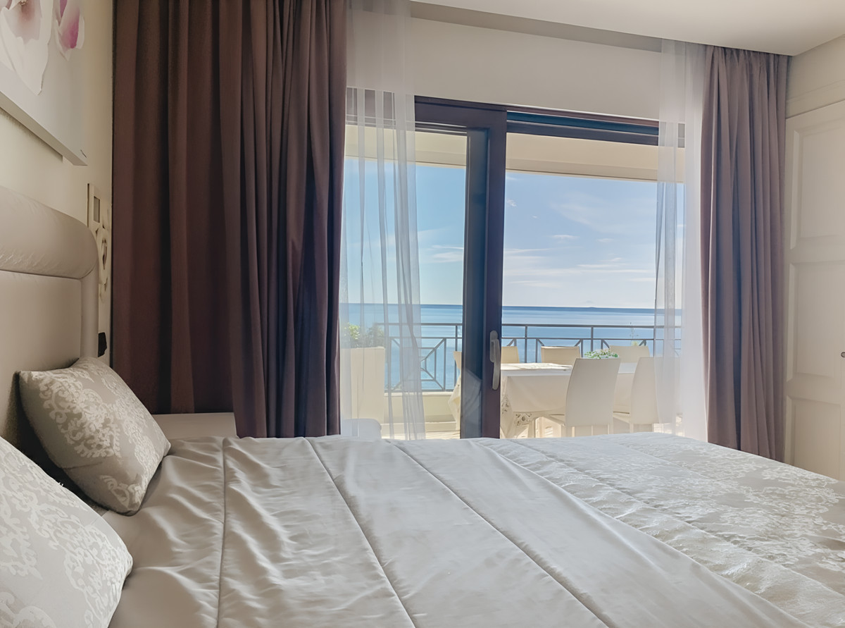 Se vende Apartamento Planta Media de 2 dormitorios en Costa Del Sol, Málaga, España