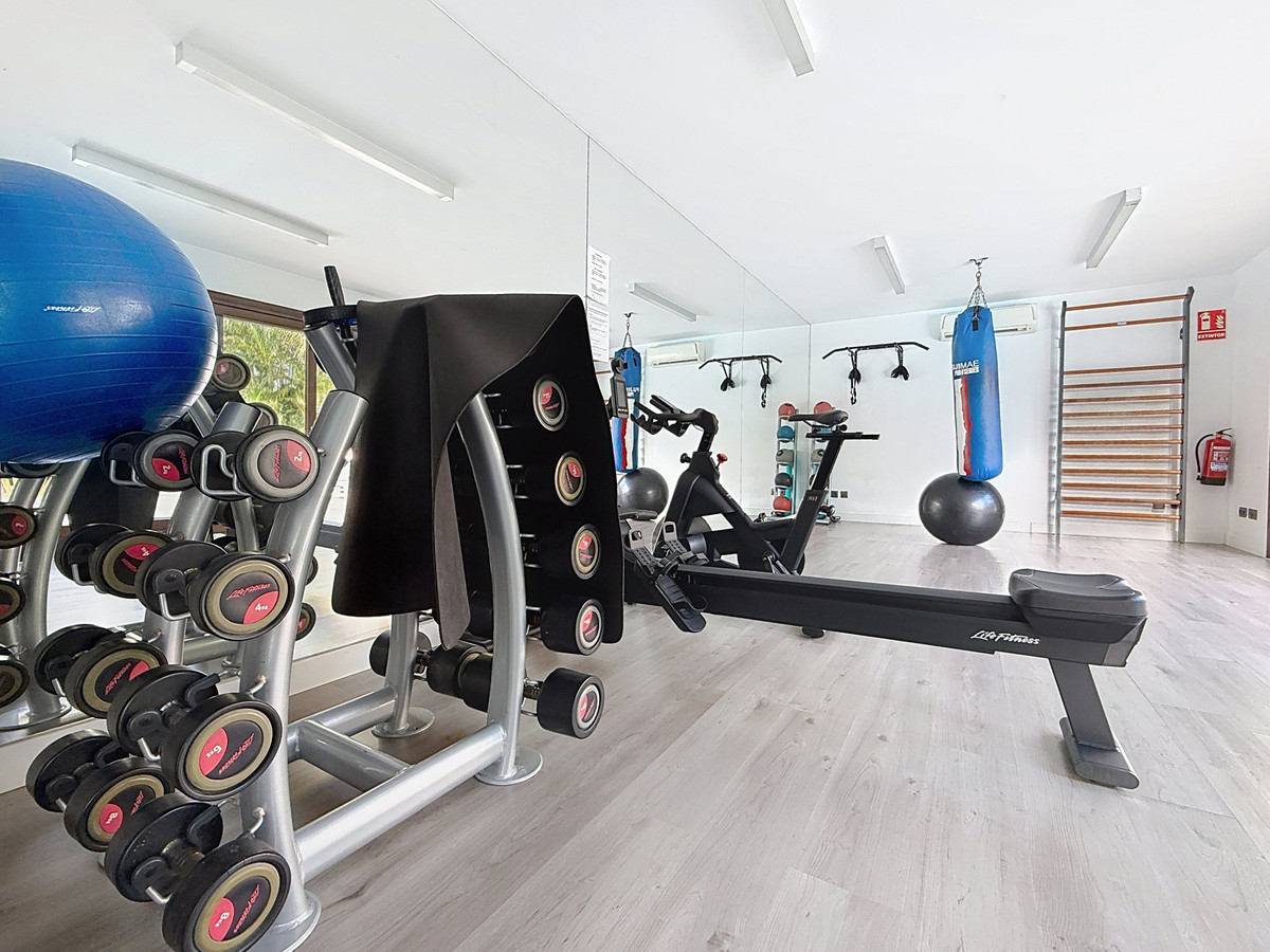 Se vende Apartamento Planta Media de 2 dormitorios en Costa Del Sol, Málaga, España