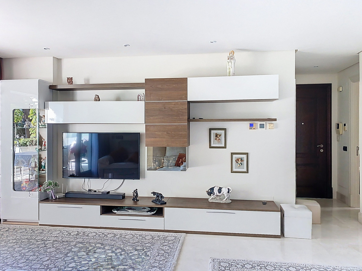 Se vende Apartamento Planta Media de 2 dormitorios en Costa Del Sol, Málaga, España
