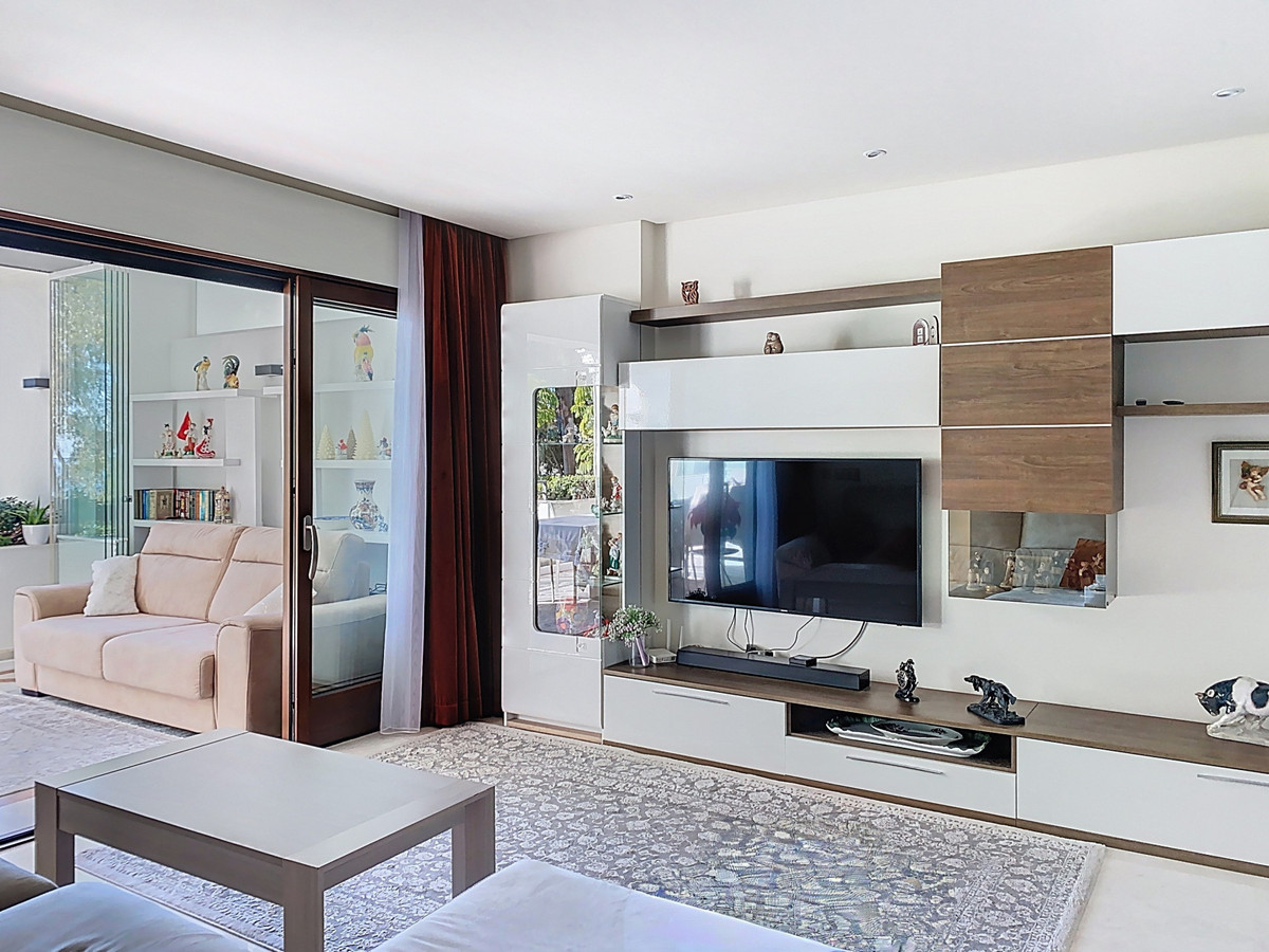 Se vende Apartamento Planta Media de 2 dormitorios en Costa Del Sol, Málaga, España