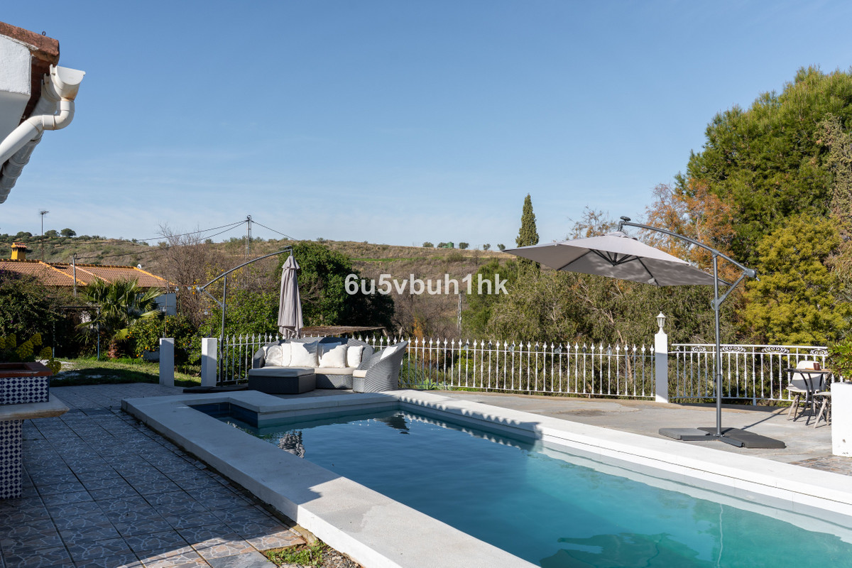 2 Bed Townhouse for sale in Cártama Costa Del Sol, Málaga, Spain