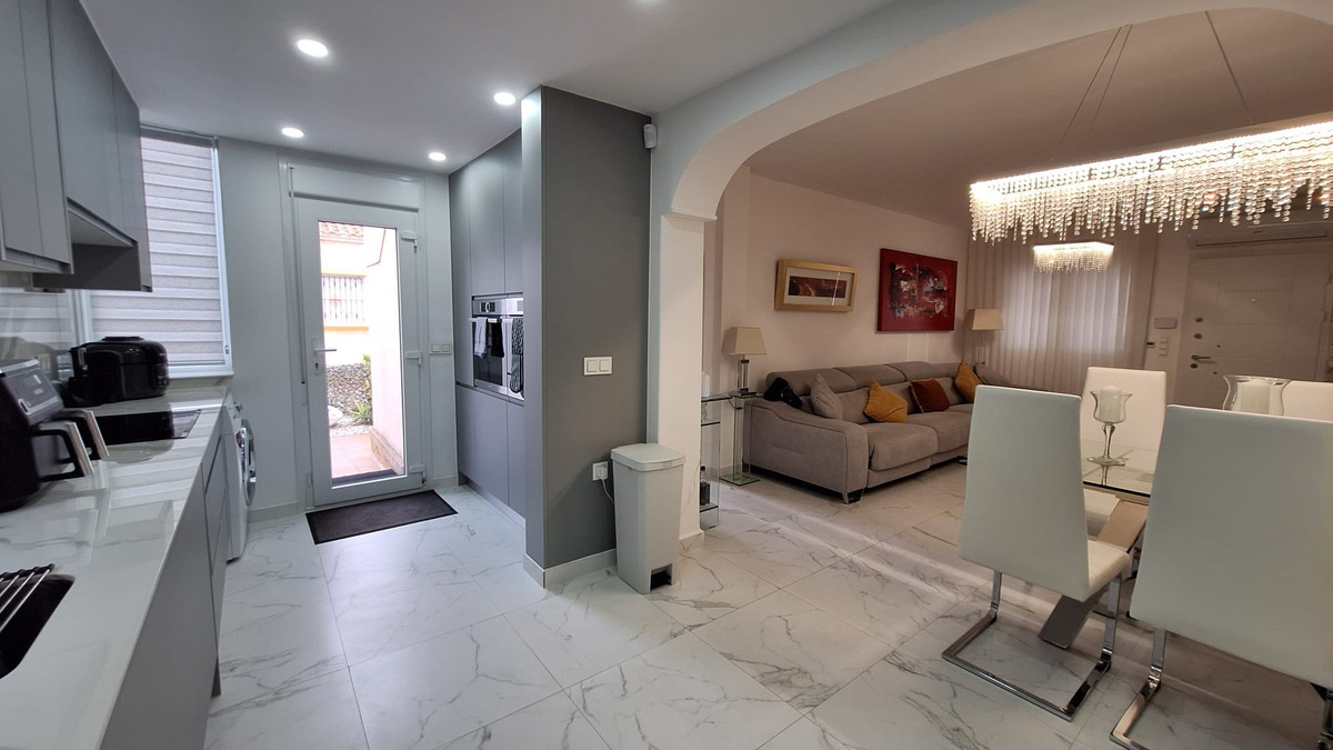 3 Bed Townhouse for sale in Guardamar Del Segura Costa Blanca, Alicante, Spain