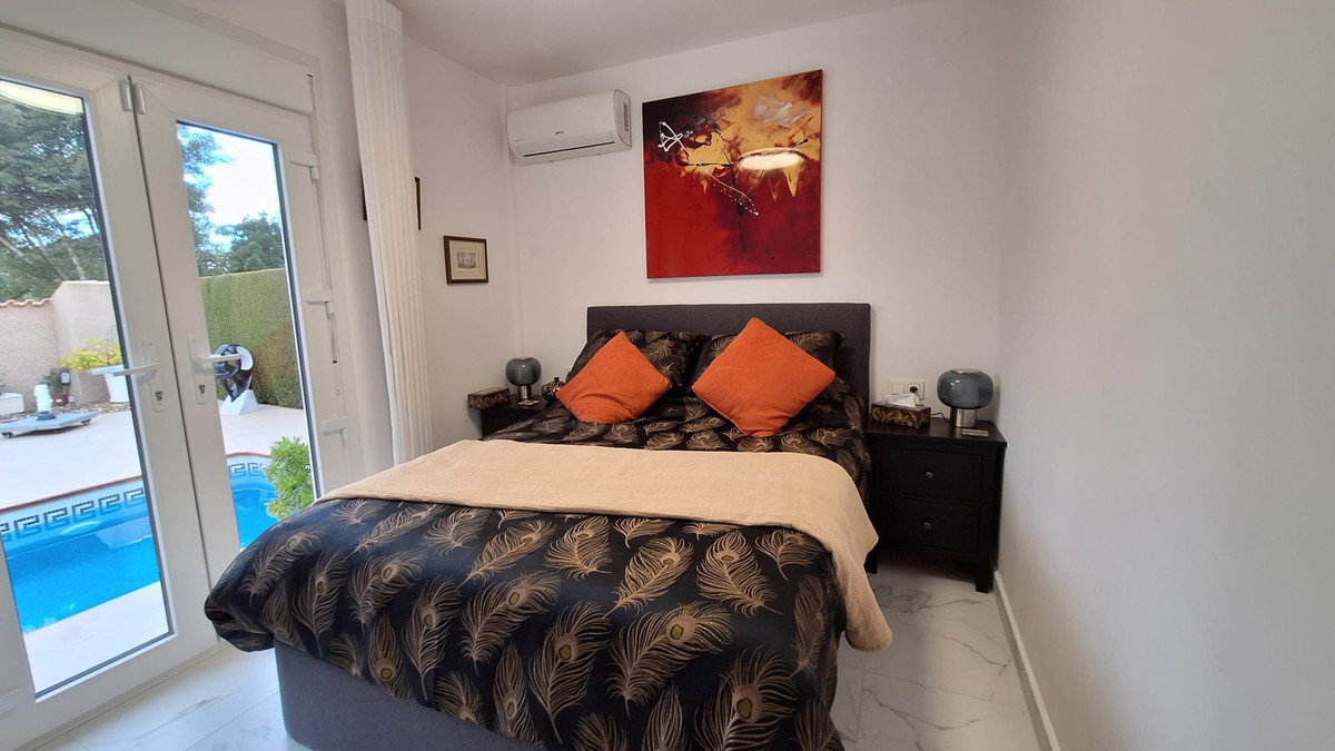 3 Bed Townhouse for sale in Guardamar Del Segura Costa Blanca, Alicante, Spain