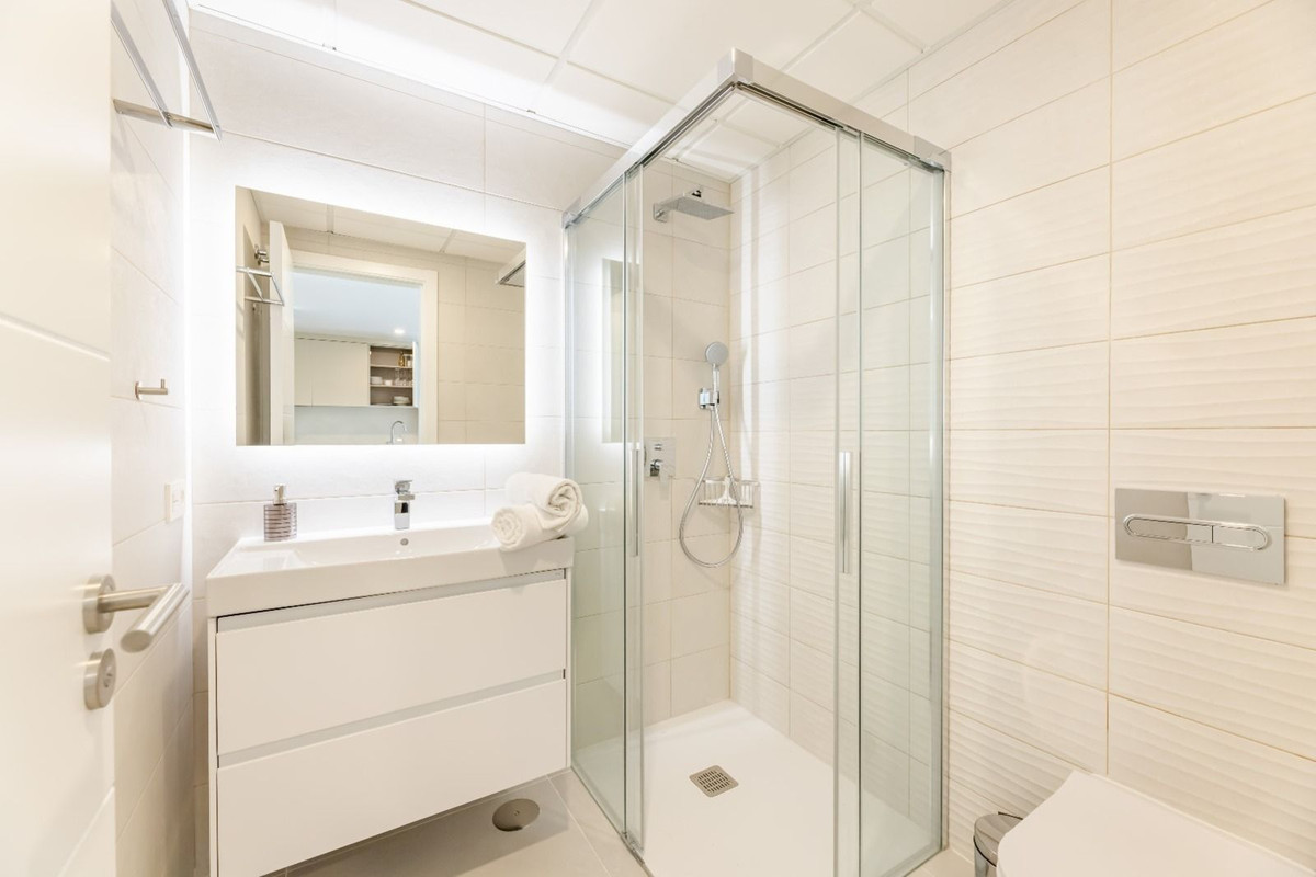 2 Bed Apartment for sale in Elviria Costa Del Sol, Málaga, Spain