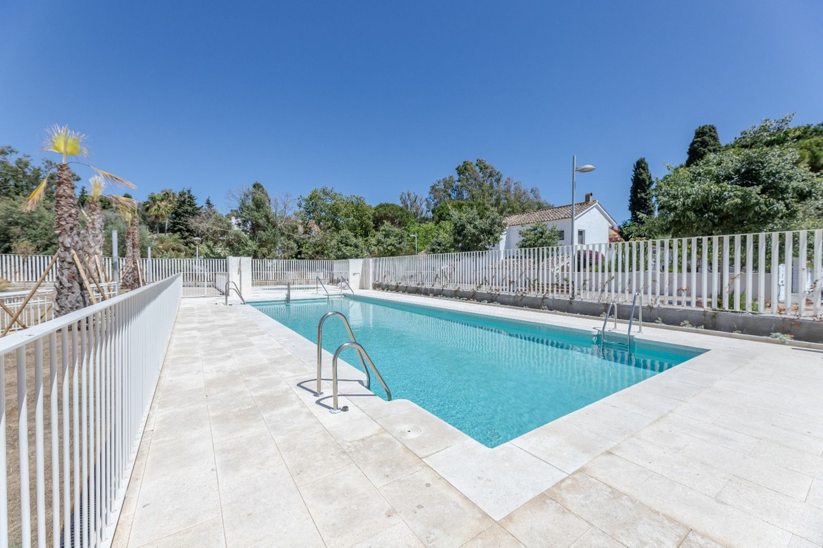 2 Bed Apartment for sale in Elviria Costa Del Sol, Málaga, Spain
