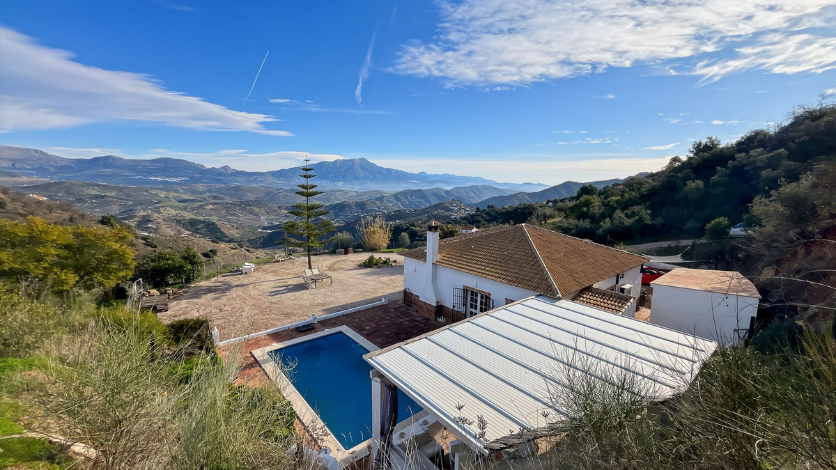 Se vende Bungalow de 3 dormitorios en Costa Del Sol East, Málaga, España