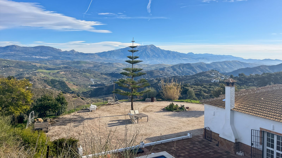 Se vende Bungalow de 3 dormitorios en Costa Del Sol East, Málaga, España