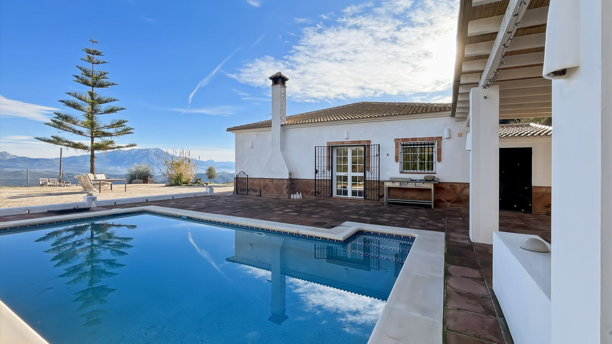 Se vende Bungalow de 3 dormitorios en Costa Del Sol East, Málaga, España