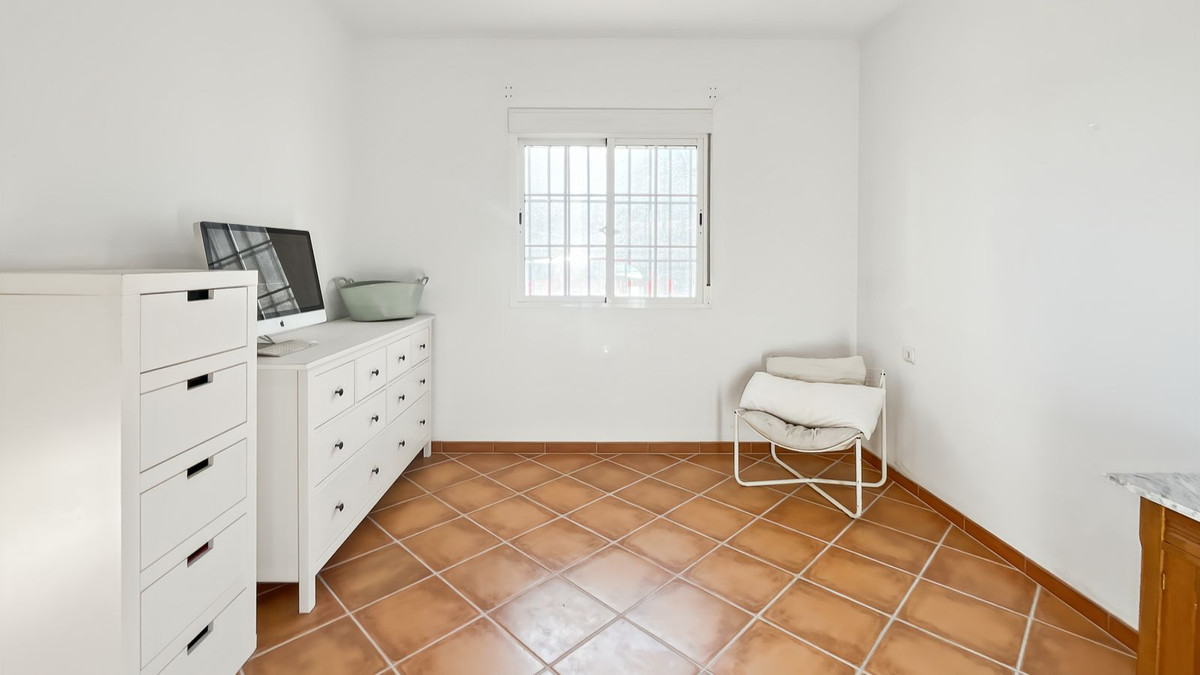 Se vende Bungalow de 3 dormitorios en Costa Del Sol East, Málaga, España