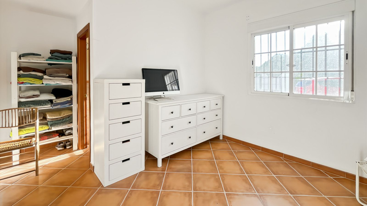 Se vende Bungalow de 3 dormitorios en Costa Del Sol East, Málaga, España