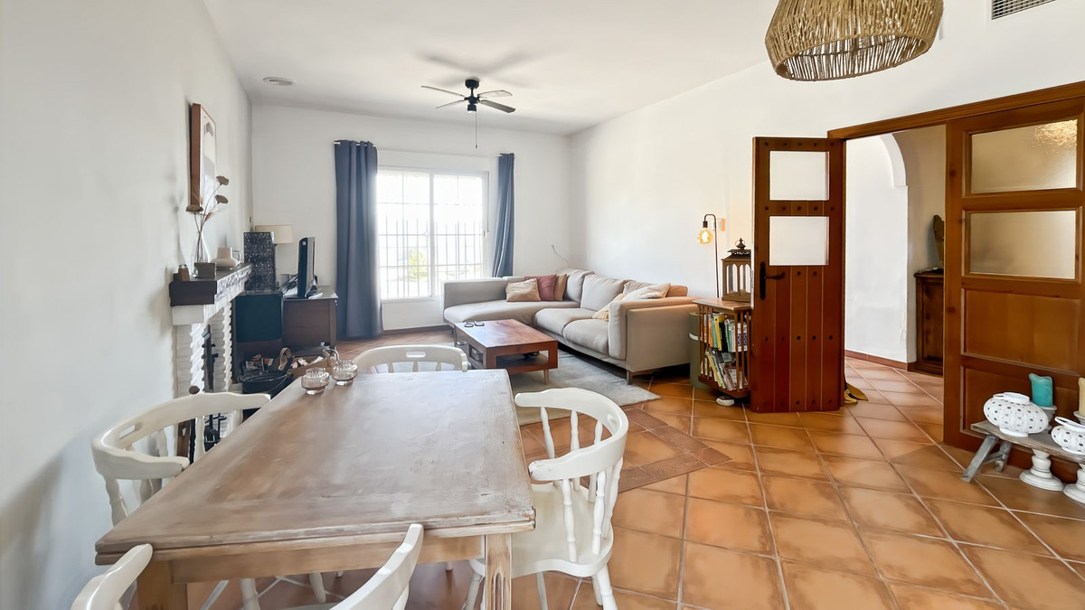 Se vende Bungalow de 3 dormitorios en Costa Del Sol East, Málaga, España