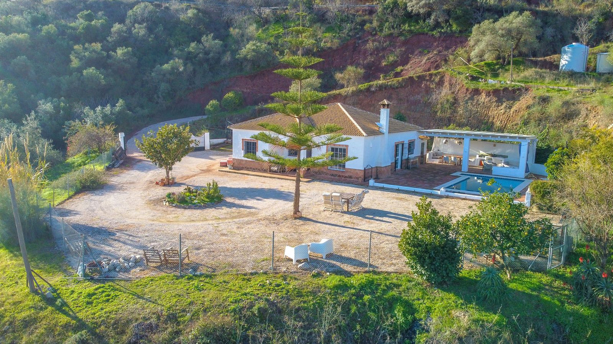 Se vende Bungalow de 3 dormitorios en Costa Del Sol East, Málaga, España