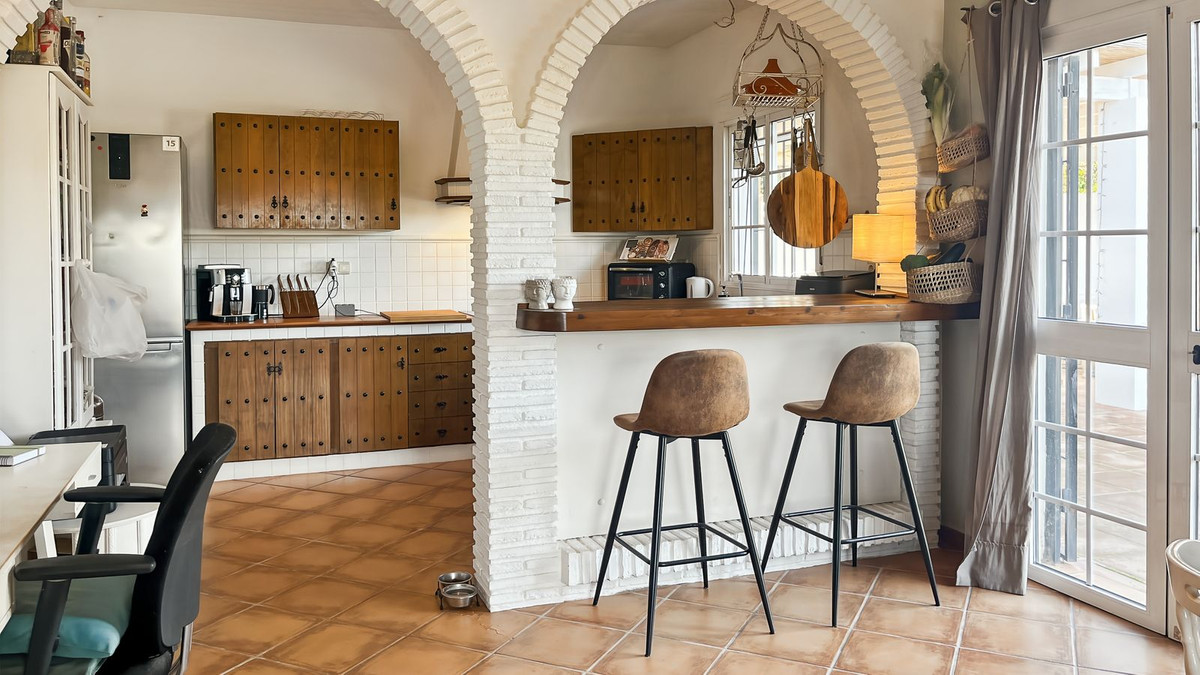 Se vende Bungalow de 3 dormitorios en Costa Del Sol East, Málaga, España