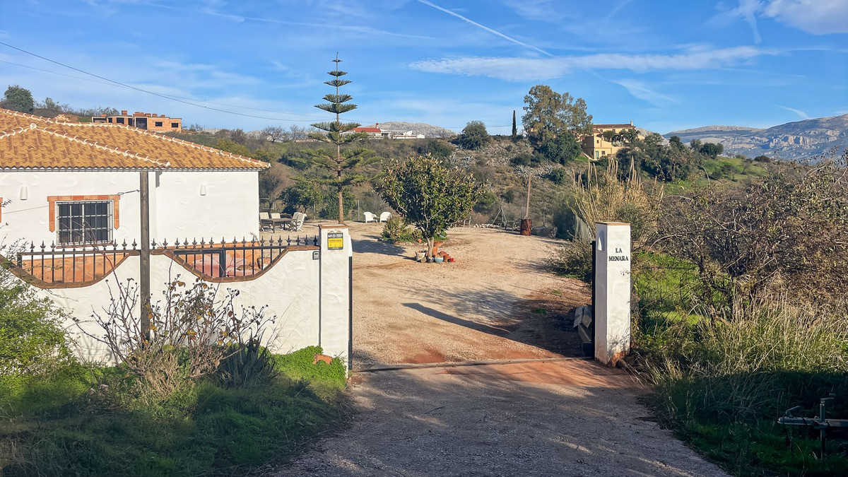 Se vende Bungalow de 3 dormitorios en Costa Del Sol East, Málaga, España