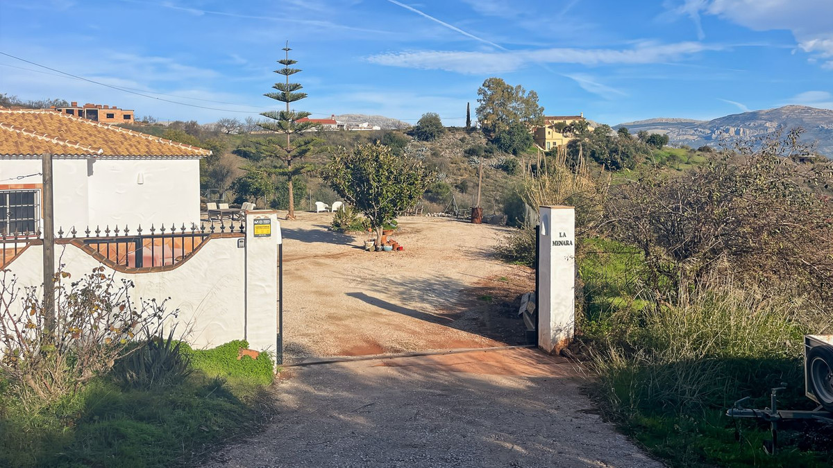 Se vende Bungalow de 3 dormitorios en Costa Del Sol East, Málaga, España