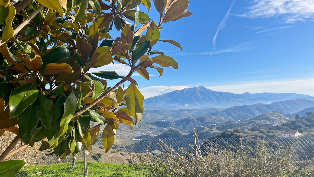 Se vende Bungalow de 3 dormitorios en Costa Del Sol East, Málaga, España