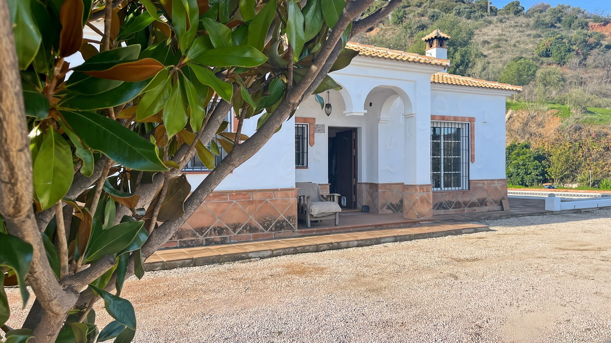 Se vende Bungalow de 3 dormitorios en Costa Del Sol East, Málaga, España